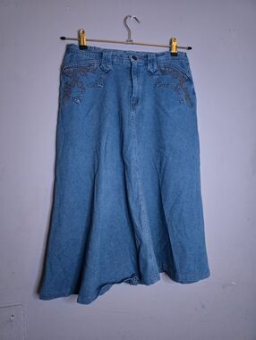 Denim A-Line Midi Skirt with Embroidered Pockets